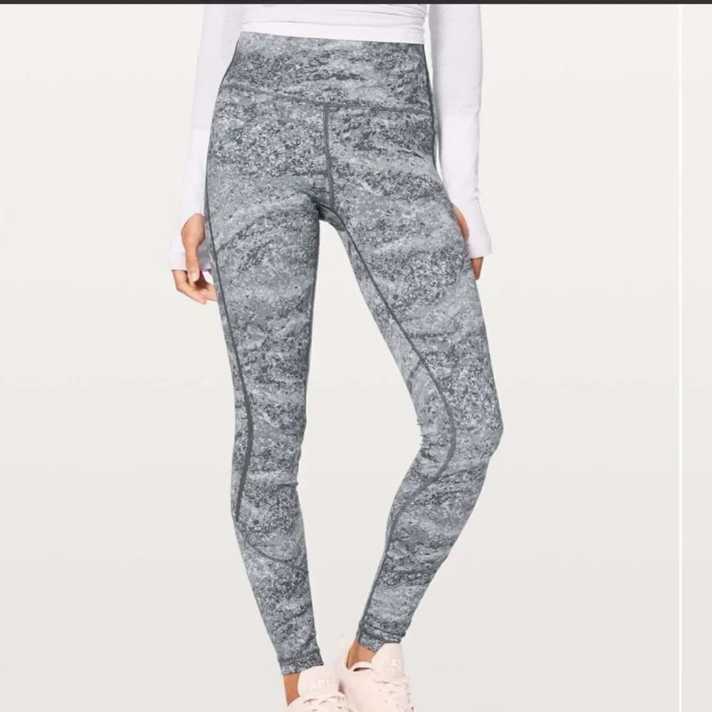 Lululemon Stop Drop & Squat Tight 28
